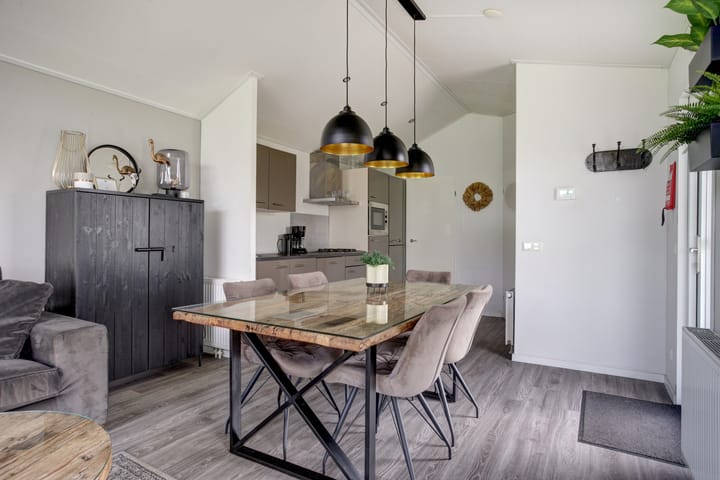 Foto 10 van Zuiderdijk 1-B001