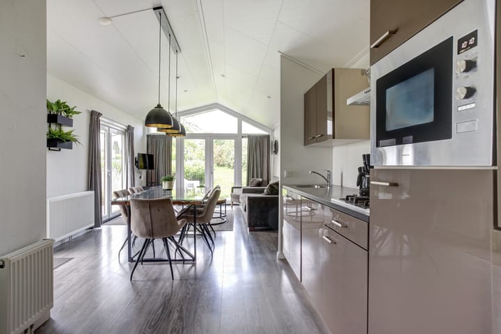 Foto 12 van Zuiderdijk 1-B001