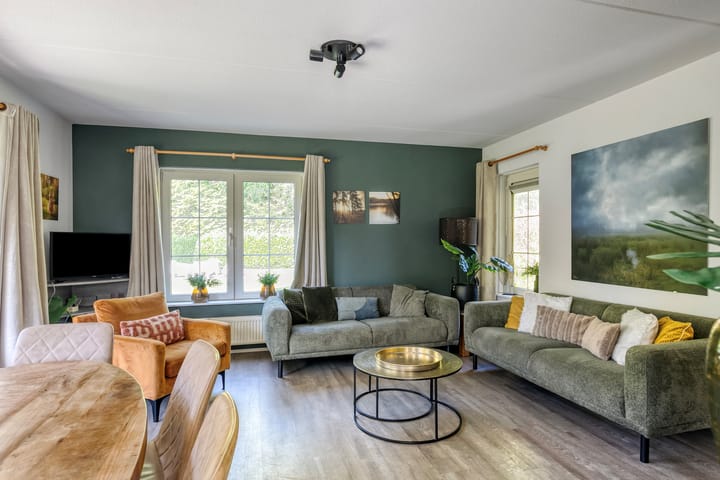 Photo 3 of Binnenweg 12-79