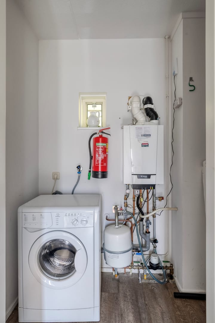 Photo 10 of Binnenweg 12-79