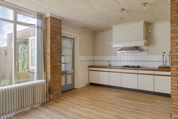 Foto 10 van Emmastraat 35