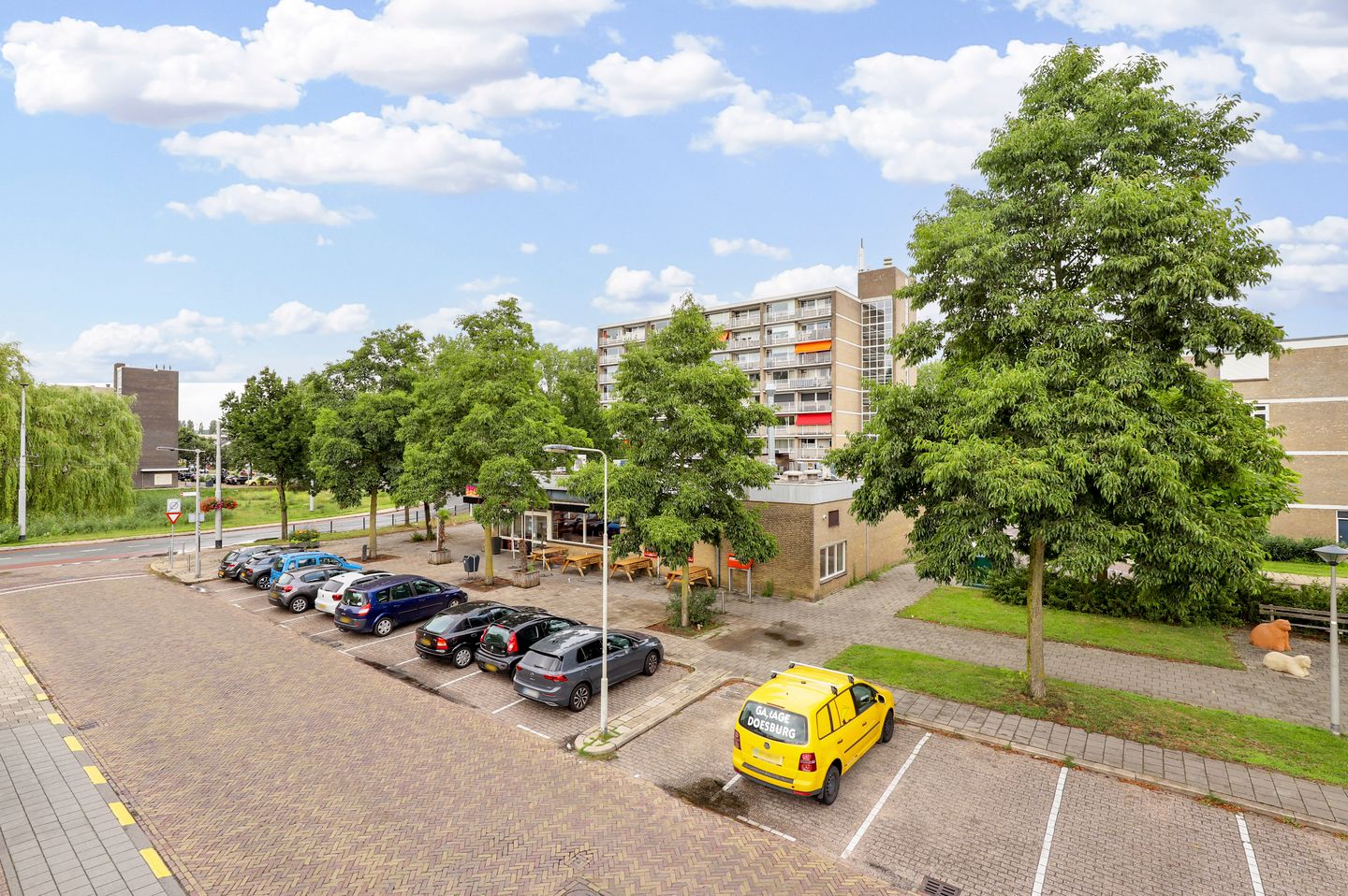 View photo 2 of Middachtensingel 137