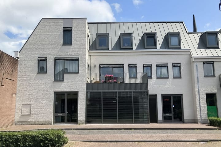 Hoofdstraat 62-B, Rijen