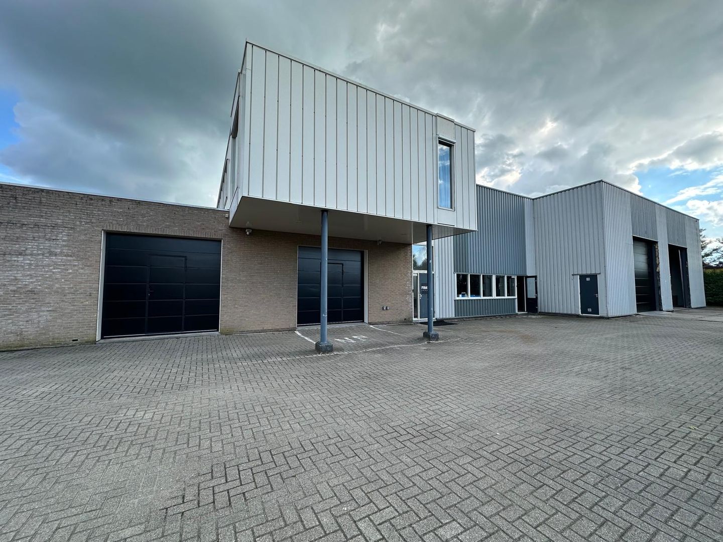 View photo 2 of Molenvliet 17