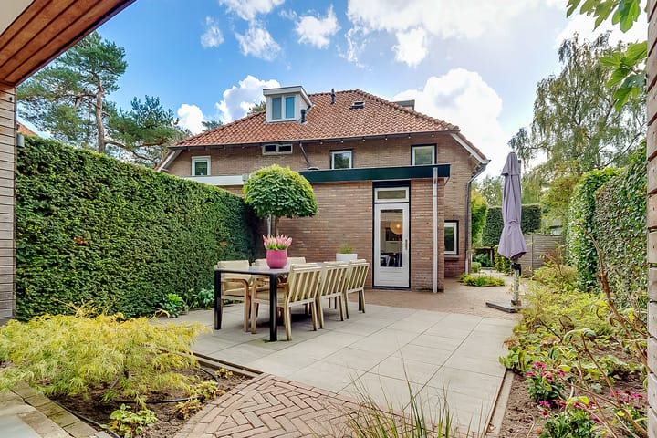 Photo 38 of Julianaweg 34