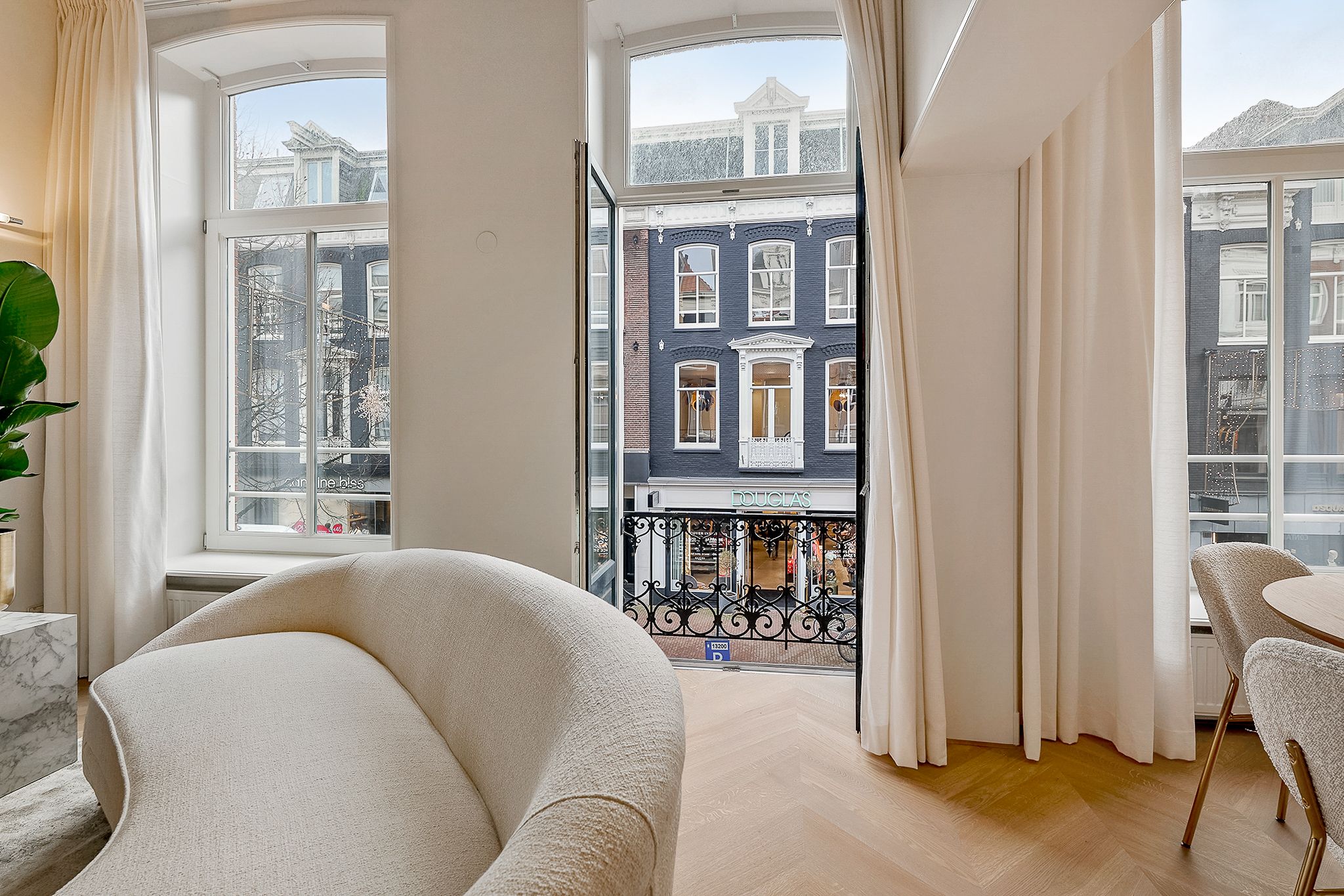 Foto 6 van Pieter Cornelisz. Hooftstraat 130-1