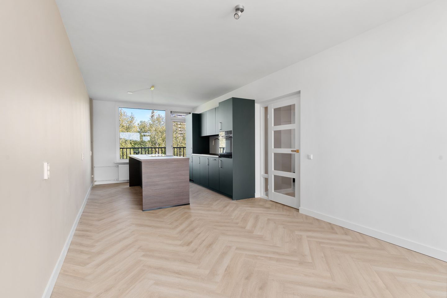 Photo 19 of Hammarskjöldlaan 593