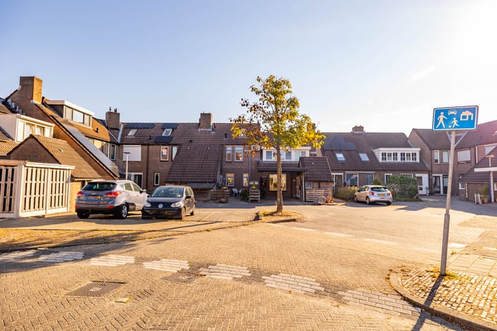 Foto 53 van van Leeuwenhoekstraat 9