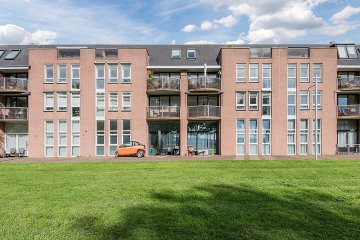 Photo 2 of Deltastraat 32