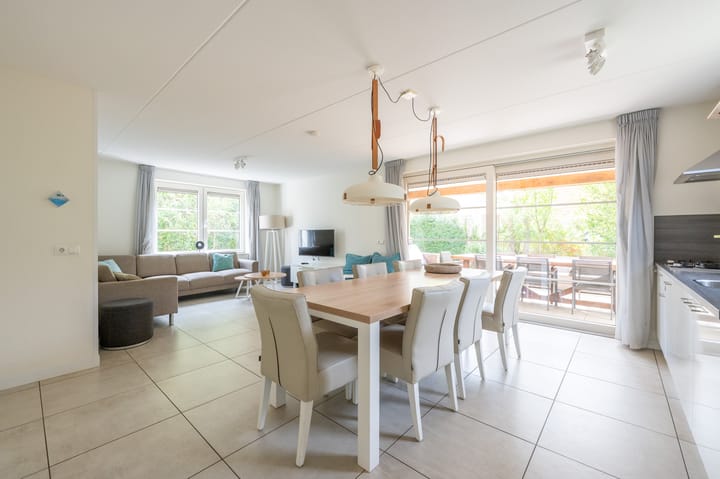 Photo 2 of Zeedijk 24-269