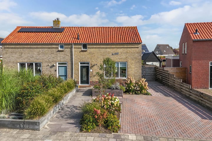 Foto 4 van Meester Vrijburgstraat 11