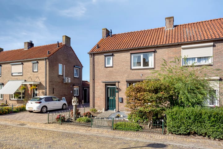 Photo 5 of Tuinstraat 11