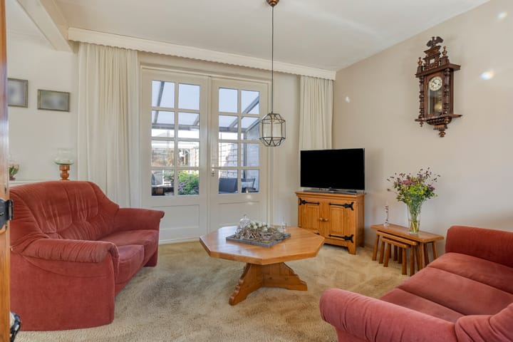 Photo 12 of Tuinstraat 11