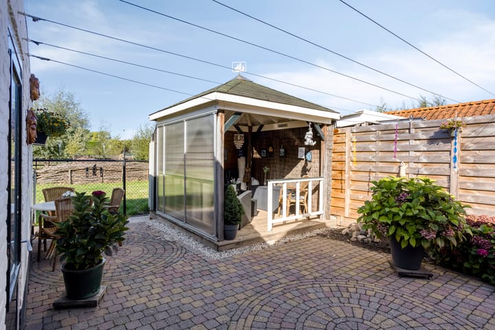 Photo 32 of Tuinstraat 11