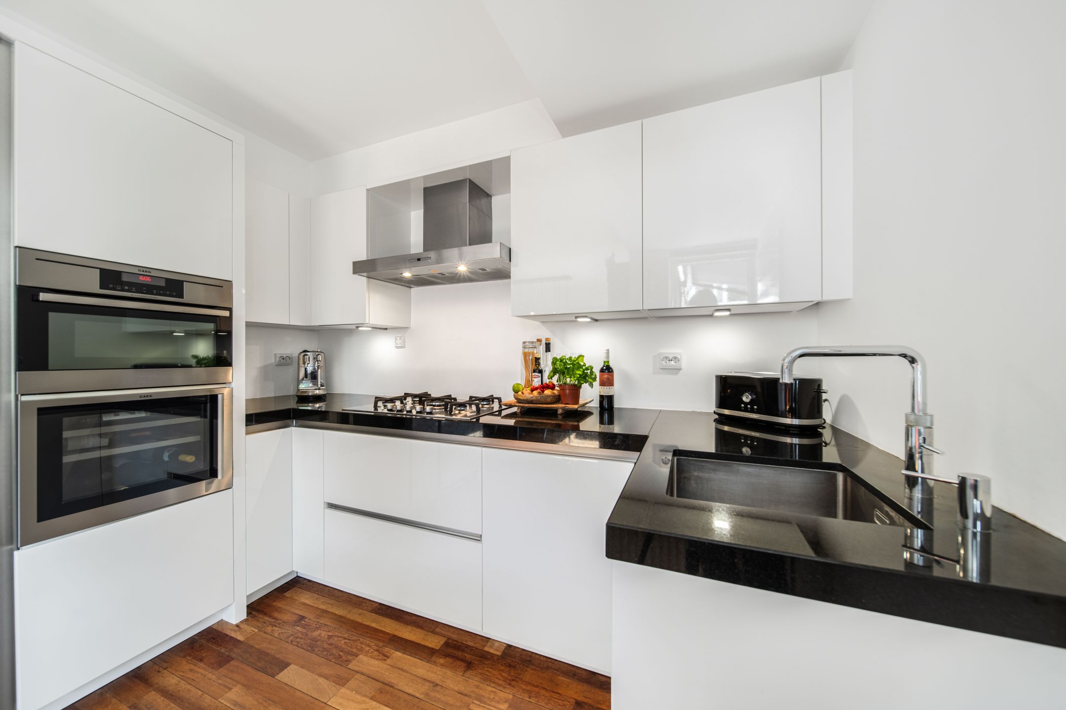 Foto 12 van Oscar Romerolaan 8