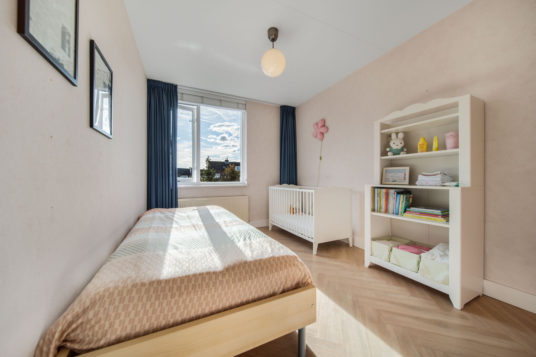 Foto 33 van Oscar Romerolaan 8