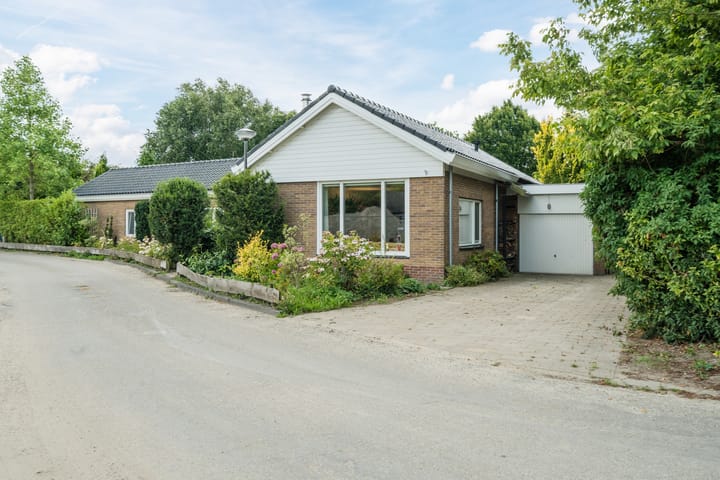 Photo 2 of Oosteinde 6