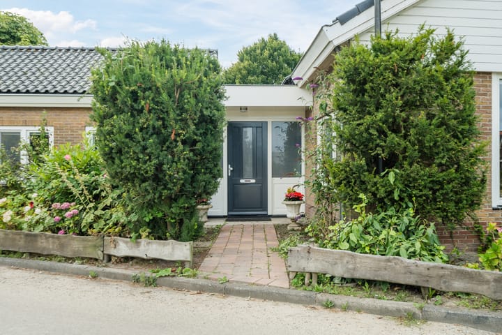 Photo 32 of Oosteinde 6