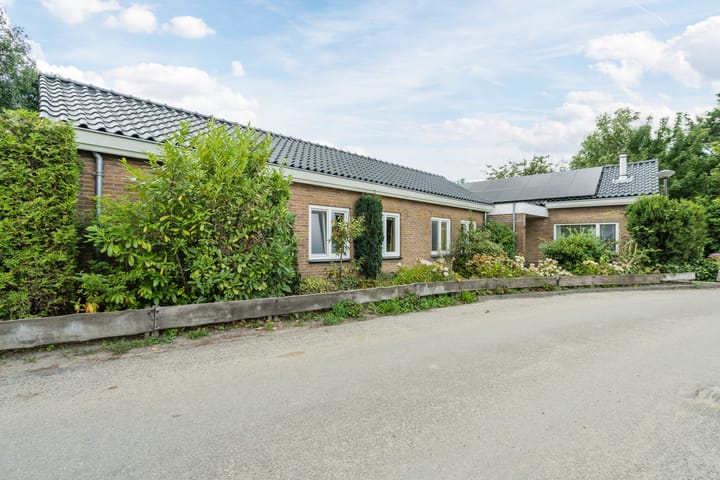 Photo 34 of Oosteinde 6