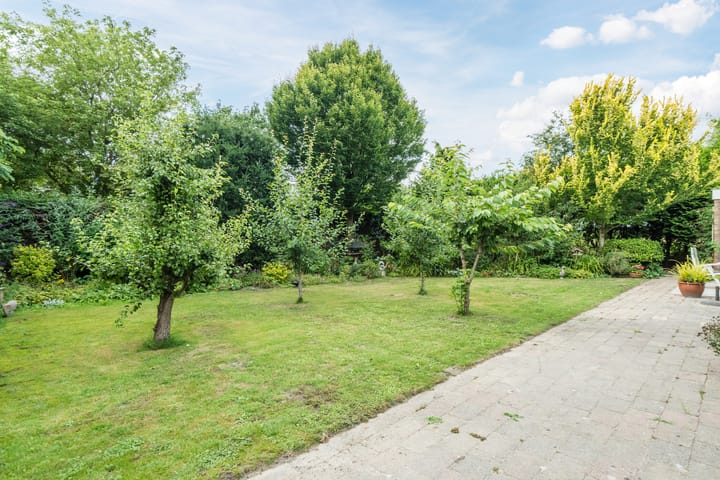 Photo 38 of Oosteinde 6