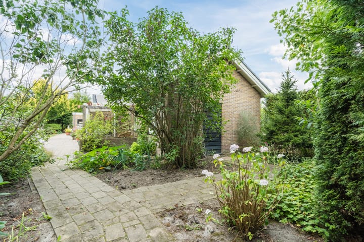 Photo 39 of Oosteinde 6