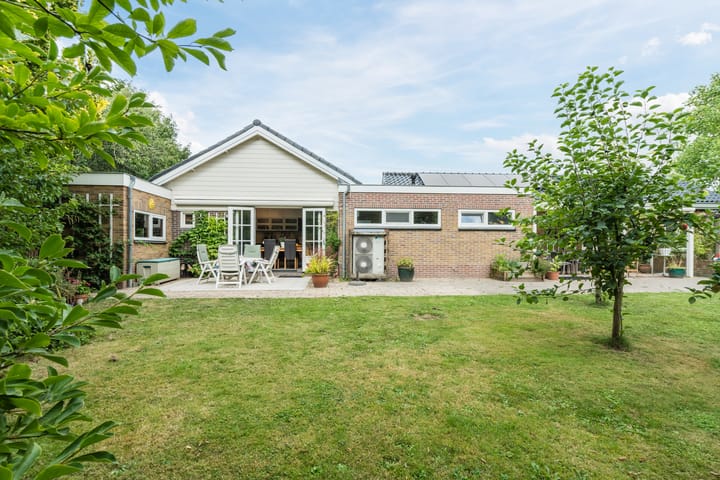 Photo 42 of Oosteinde 6