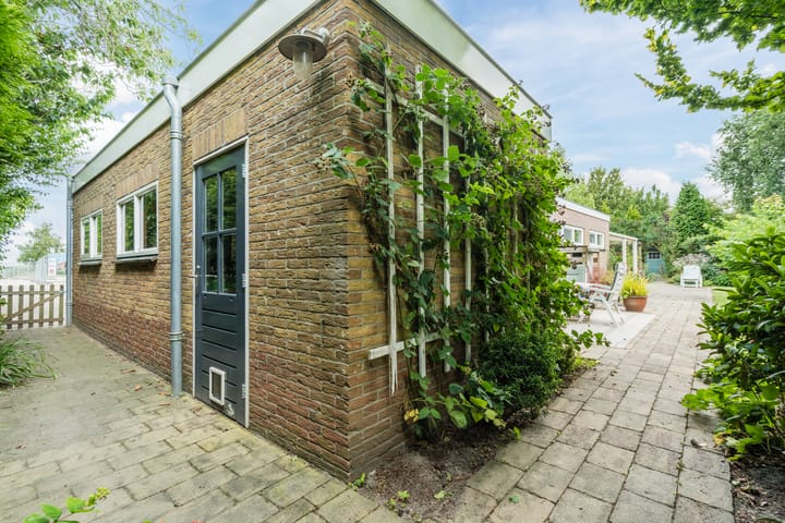 Photo 43 of Oosteinde 6