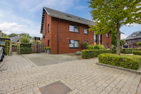 Witte Emille 8 secondary image