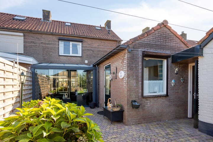 Photo 3 of Tuinstraat 11