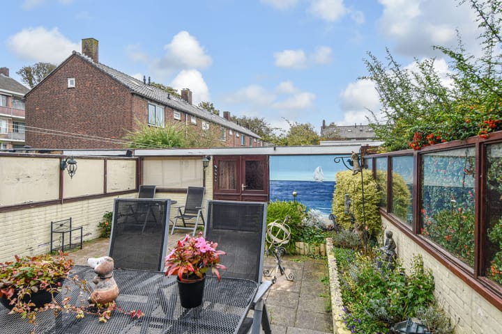 Foto 37 van Rozemarijn 81