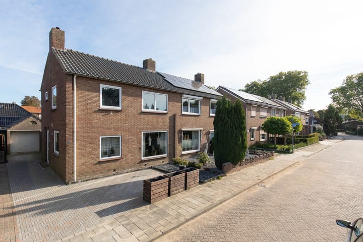 Photo 5 of Schoolstraat 12