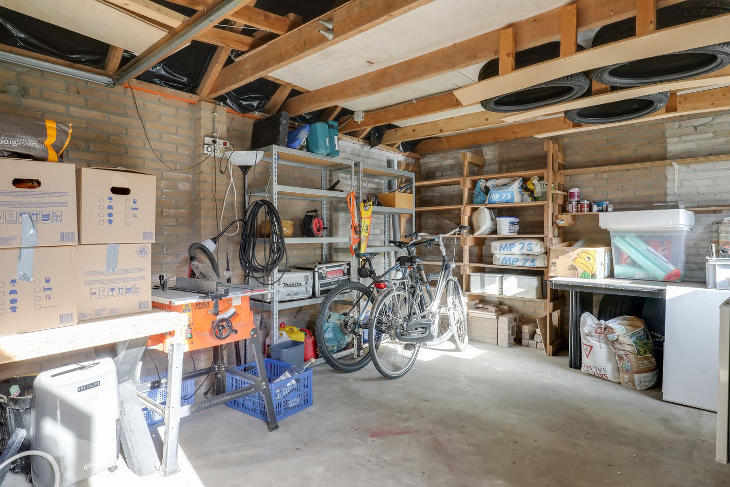 Photo 35 of Schoolstraat 12