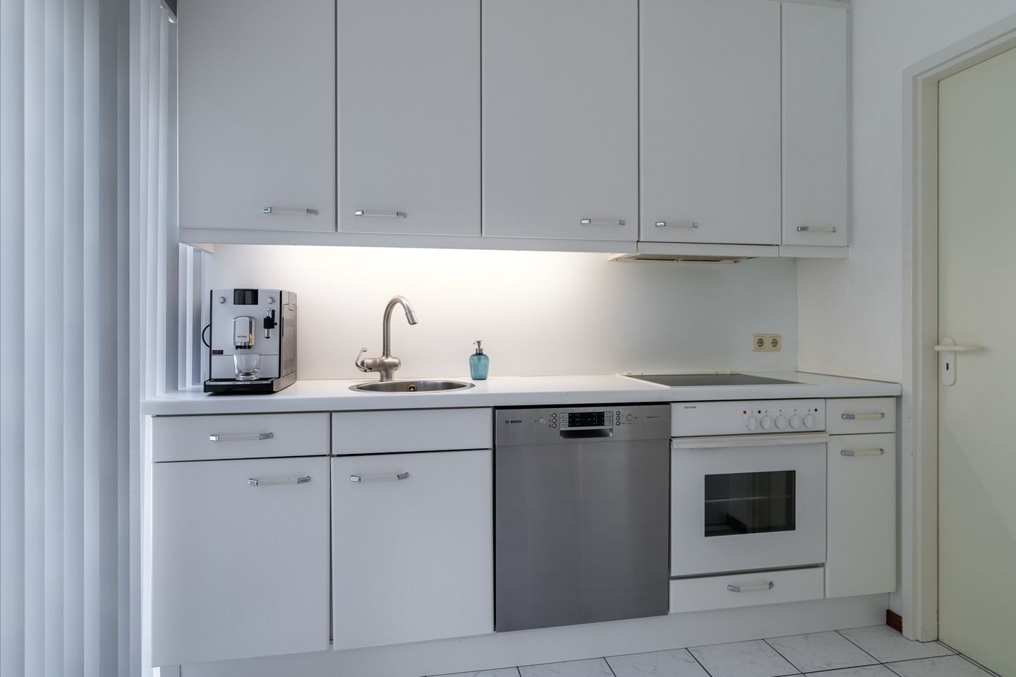 Foto 10 van Adriaen Brouwerstraat 42