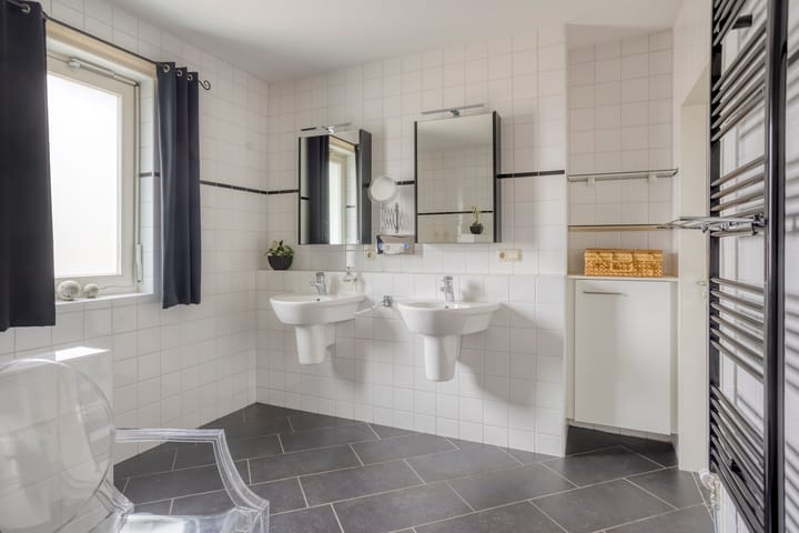 Photo 15 of Zevenbergseweg 23-A