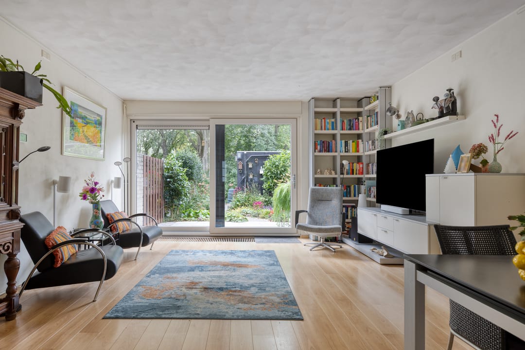 Photo 11 of Deborah Hoeve 55