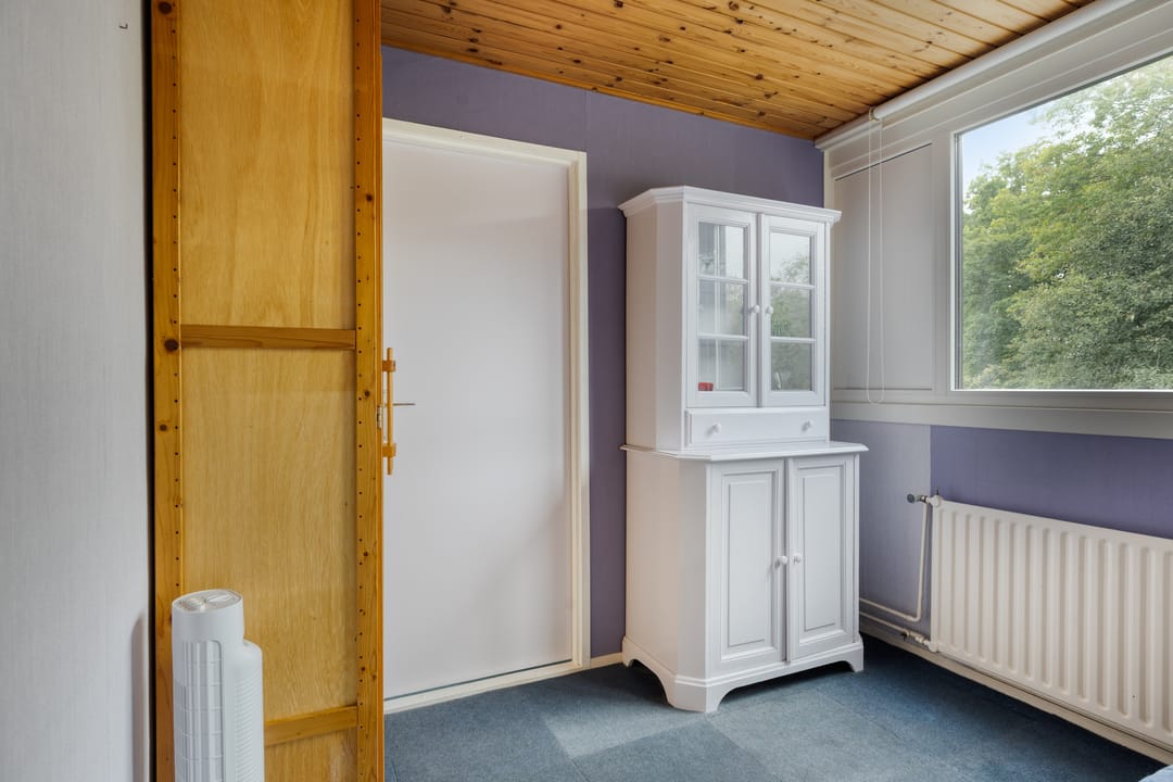 Photo 32 of Deborah Hoeve 55