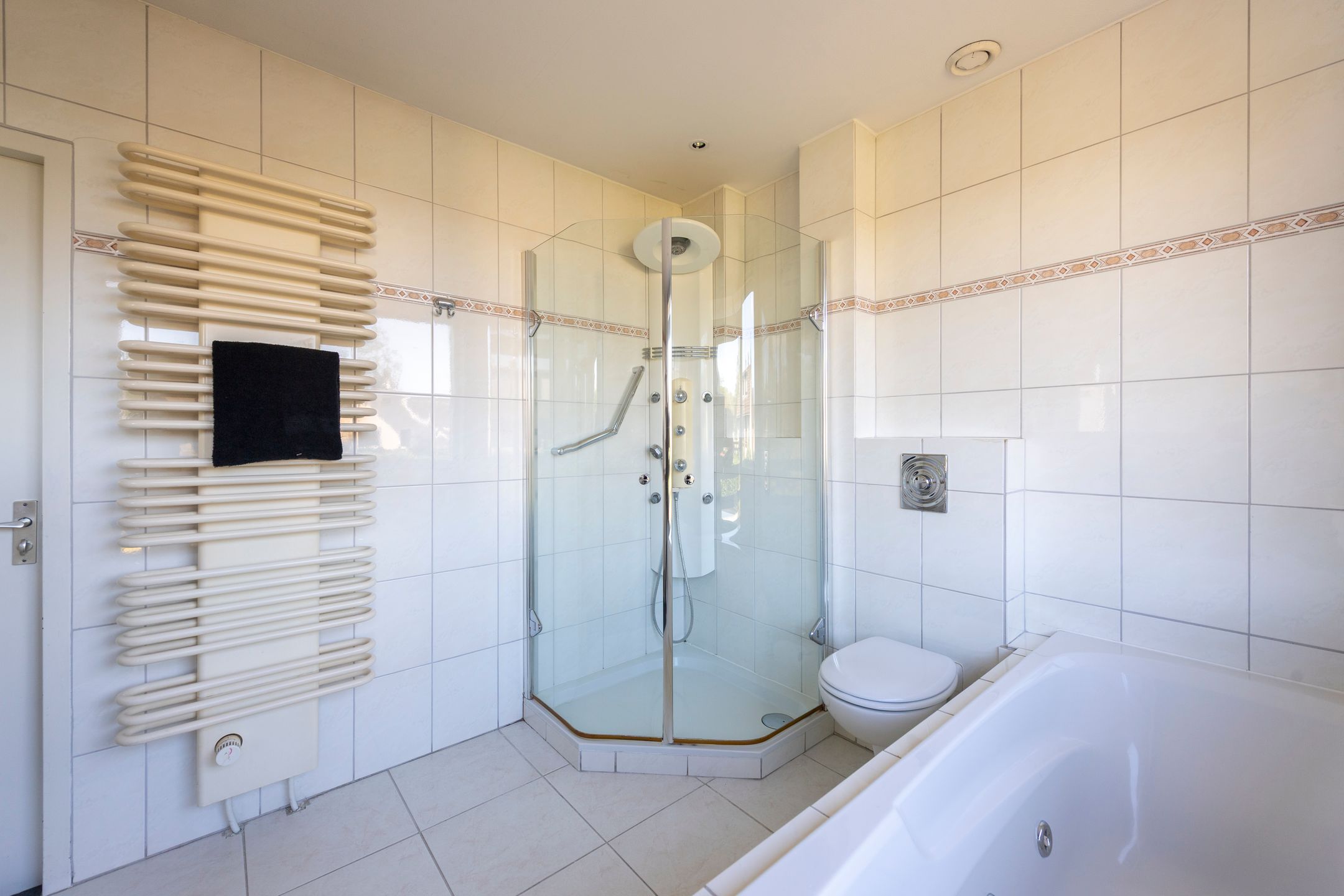 Photo 33 of Schout Beyhartsstraat 6