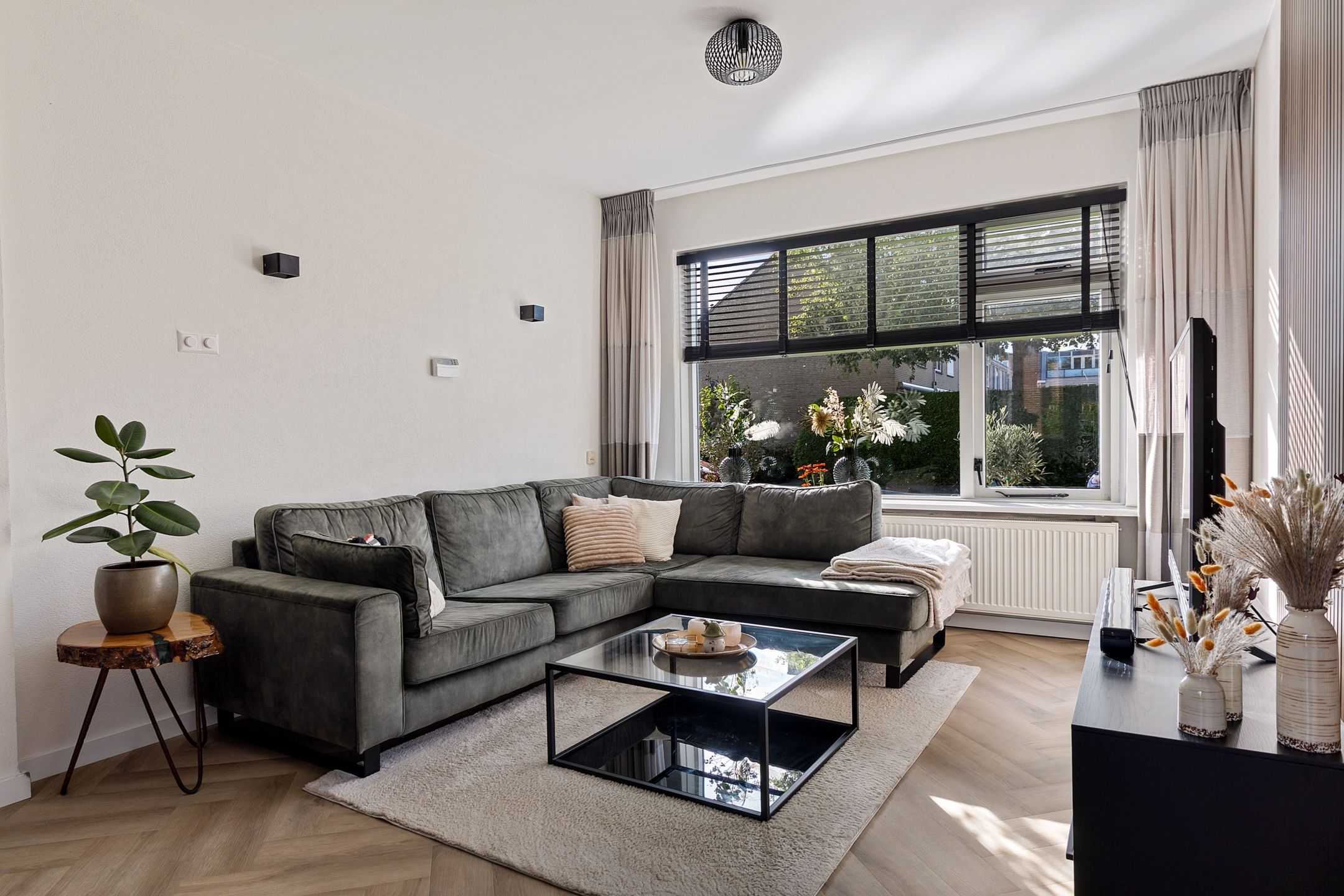 Foto 6 van Dahliastraat 8