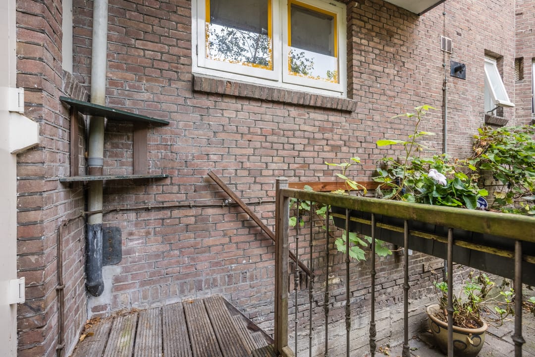 Photo 11 of Van Nideckstraat 34