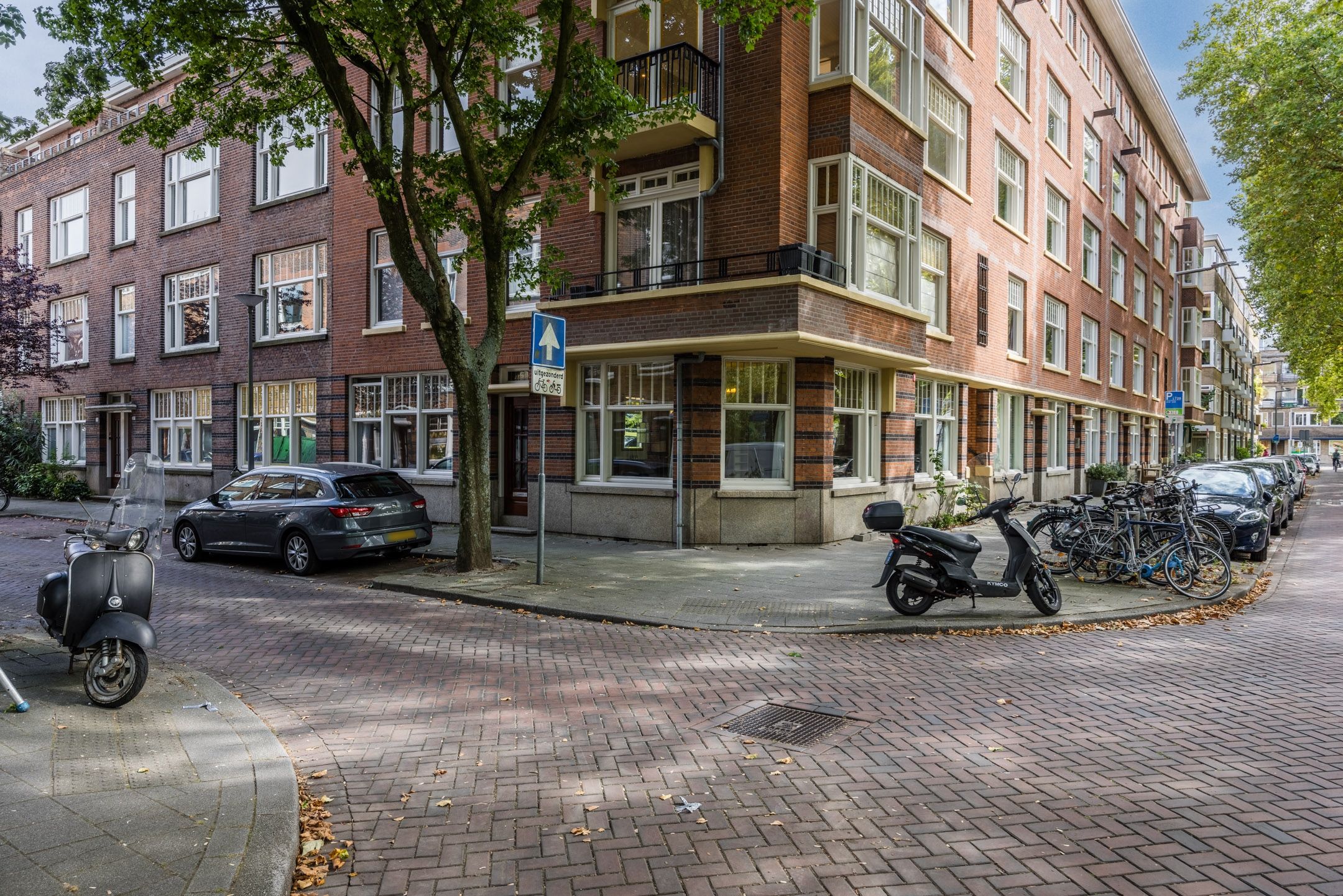 Photo 27 of Van Nideckstraat 34
