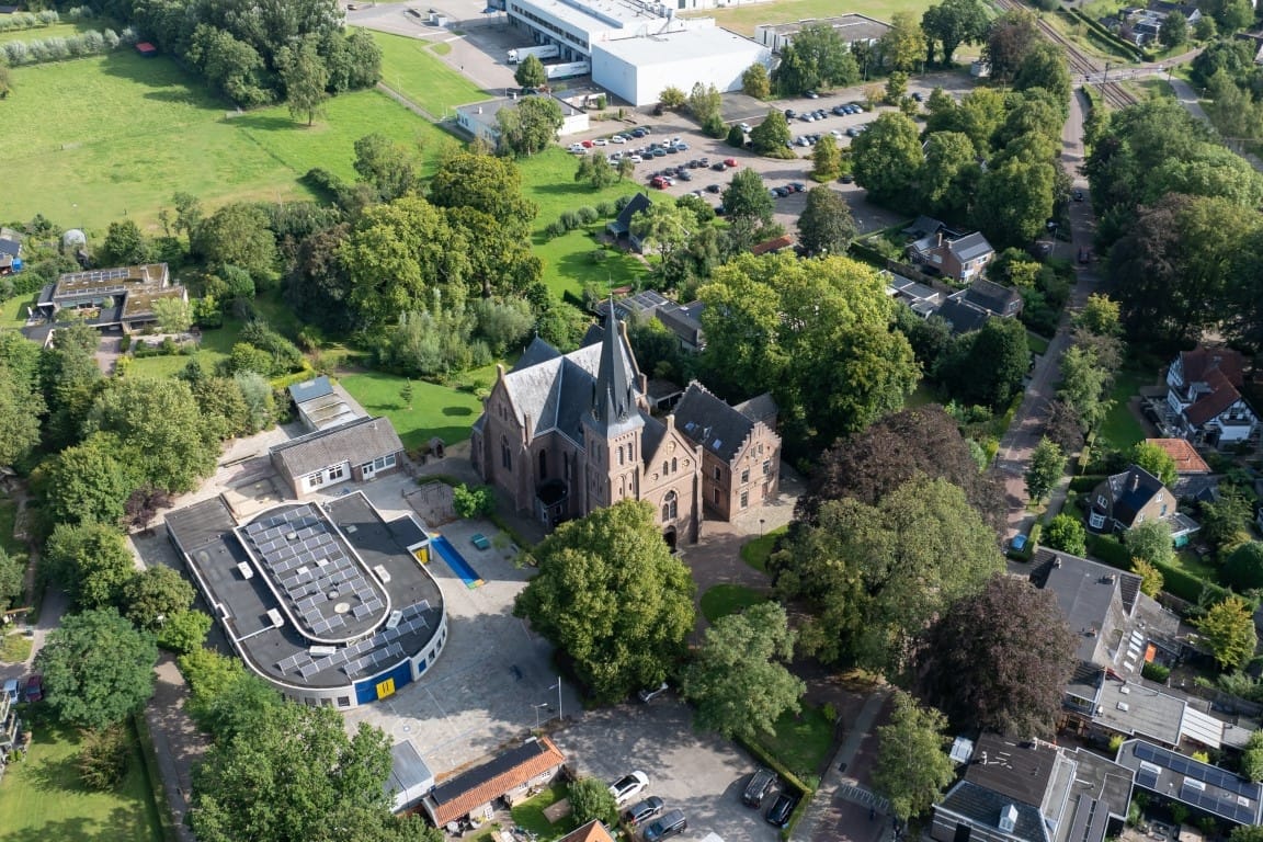 Bekijk foto 2 van Stationsweg 9