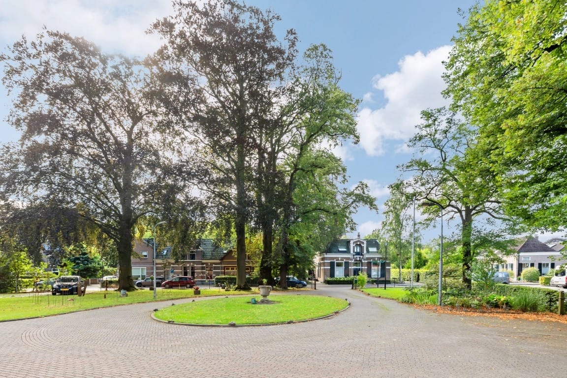 Bekijk foto 4 van Stationsweg 9