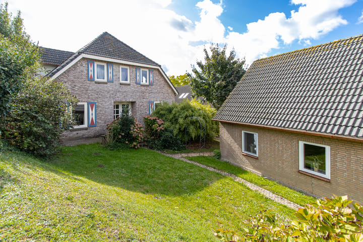 Photo 33 of Maasdijk 209