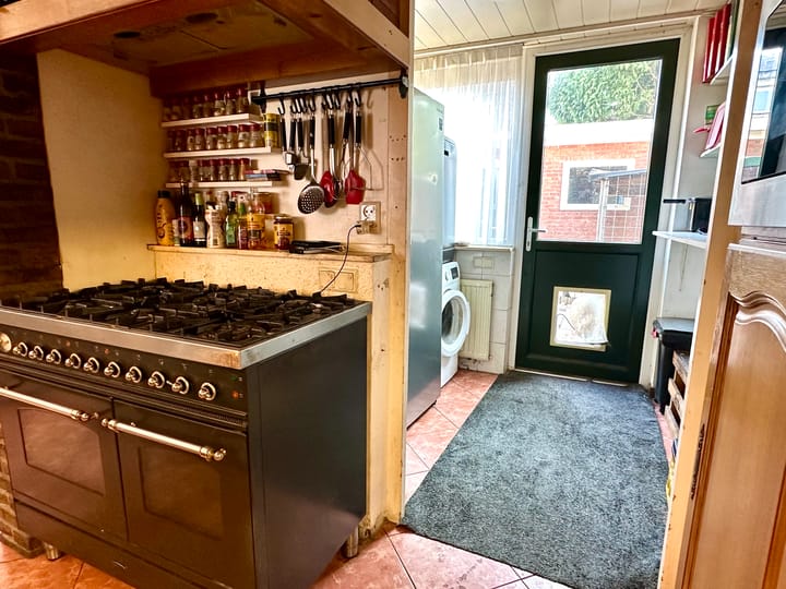 Photo 12 of Provisorstraat 1