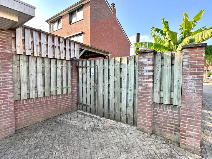 Photo 38 of Provisorstraat 1