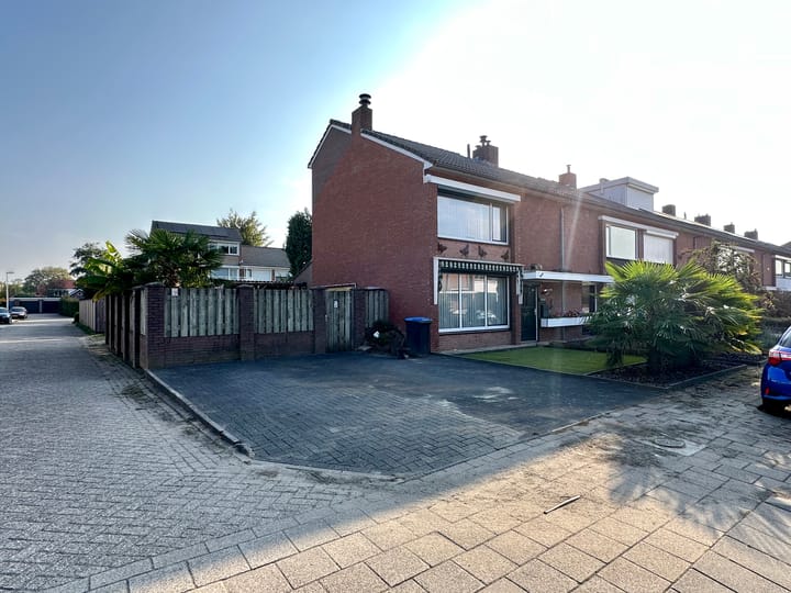 Photo 39 of Provisorstraat 1