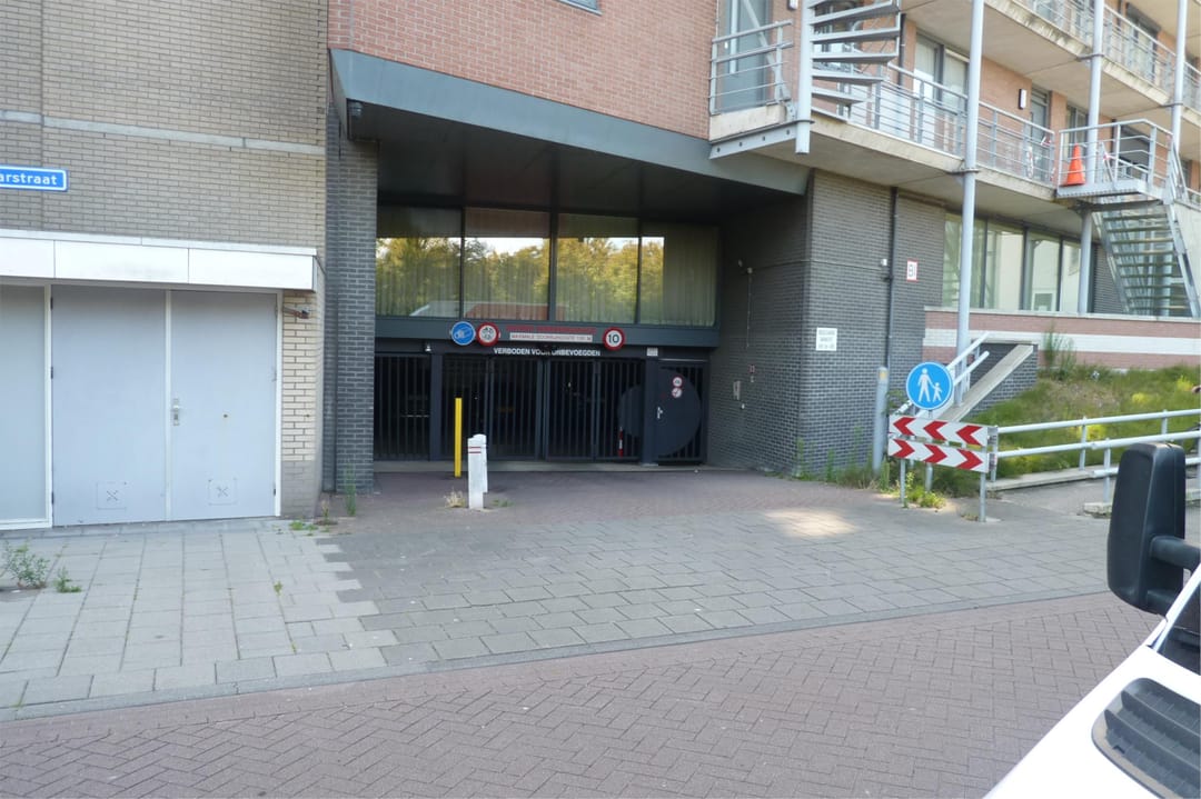 Photo 53 of Boulevard Bankert 498
