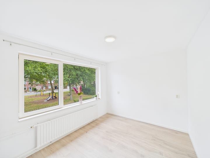 Photo 12 of Lorentzlaan 84