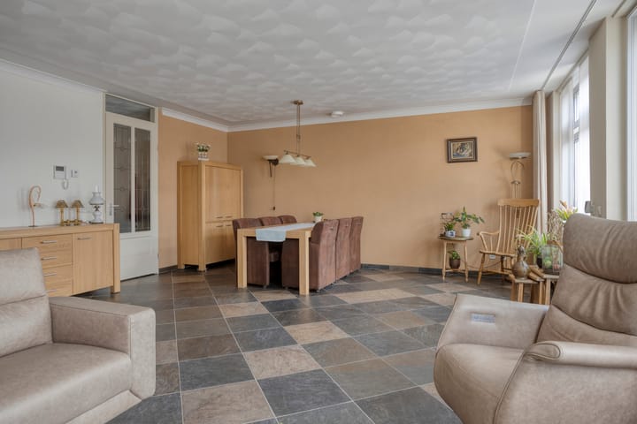 Foto 14 van Molenstraat 10