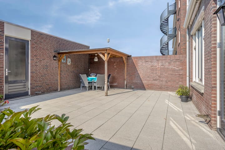 Foto 28 van Molenstraat 10